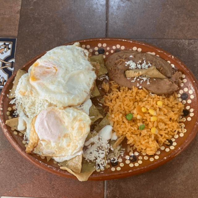 Chilaquiles con Huevo