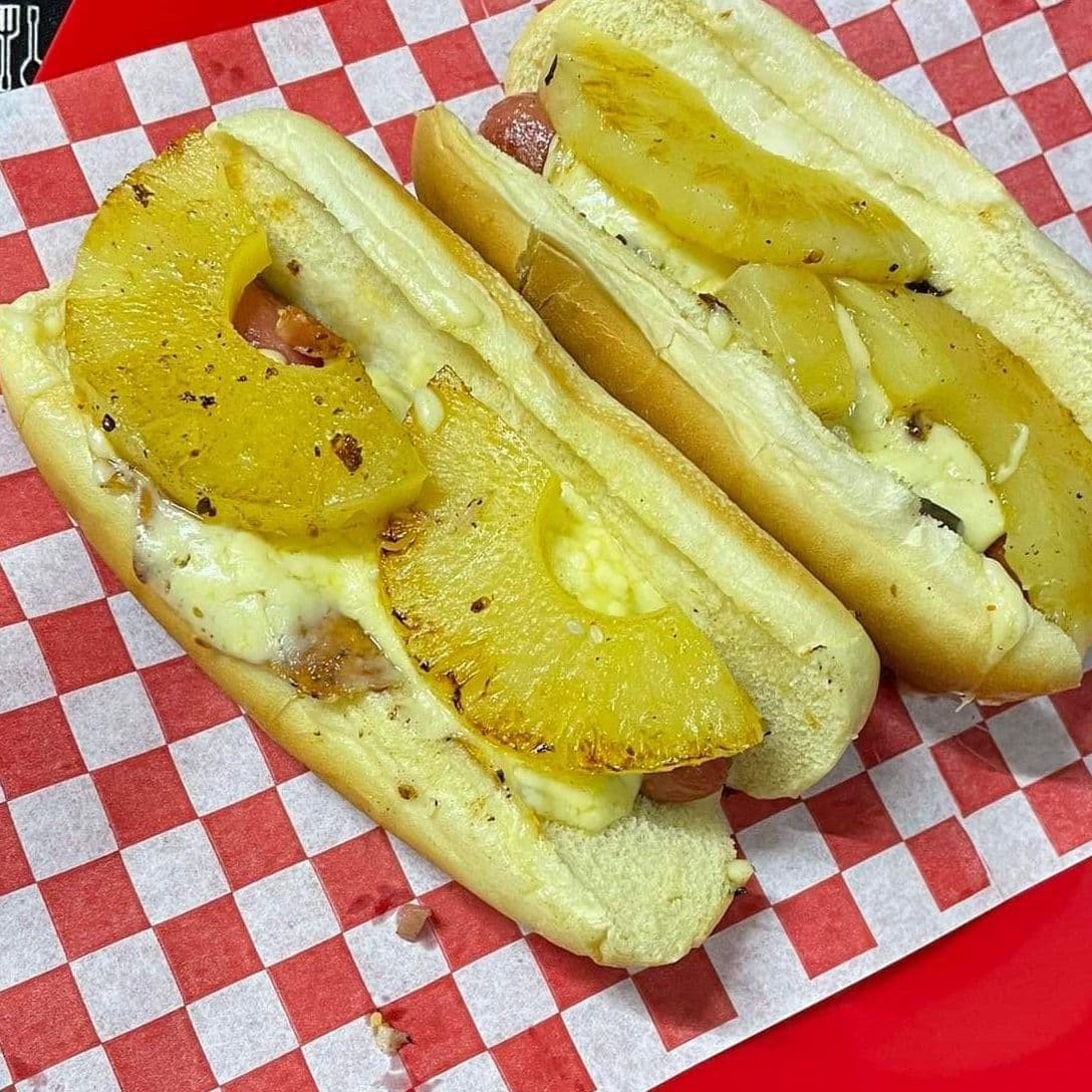Combo 4 Hot Dog Hawaiano + Bebida a elección.