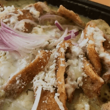 CHILAQUILES VERDES CON MILANESA 😀
