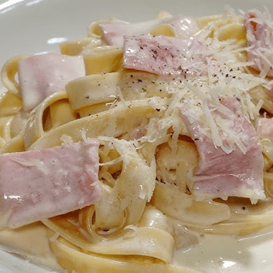 🍝 2 Platos de Fetuccini al Alfredo+2 panes al ajo