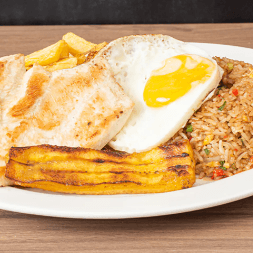 Chaufa con Bistec a lo Pobre