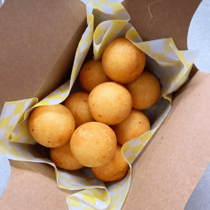 Familiar 1 (10 buñuelos+10 empanadas+CocaCol 1.5)