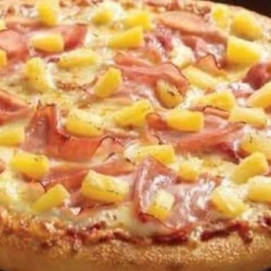 Pizza Orilla Rellena de Queso Hawaiana