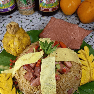 Chaufa con Tacacho y Cecina