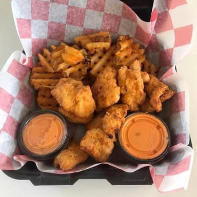 Orden de Boneless y Papas Crisscut