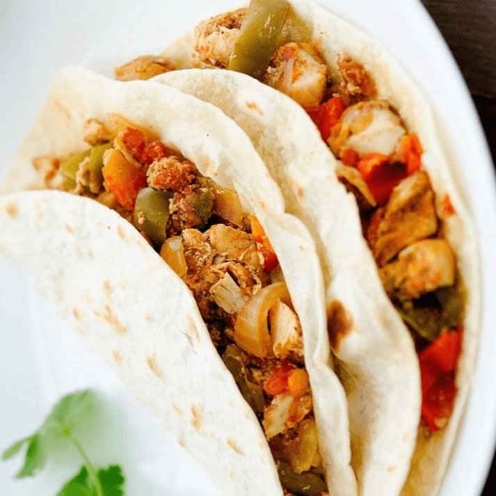 Taco De Bistec En Harina Con Queso
