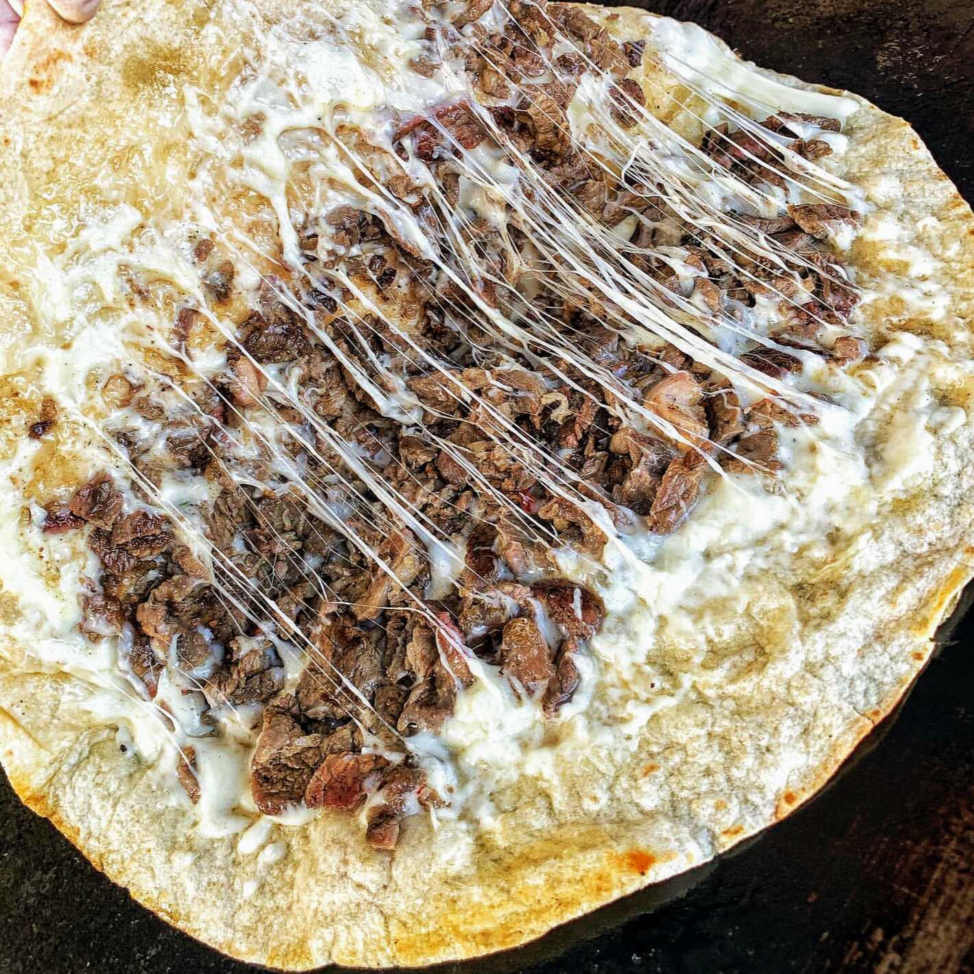 MEGA QUESADILLA DE ASADA