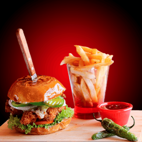 Combo fans: 2 Hamburguesas/pollo+papas+refrescos