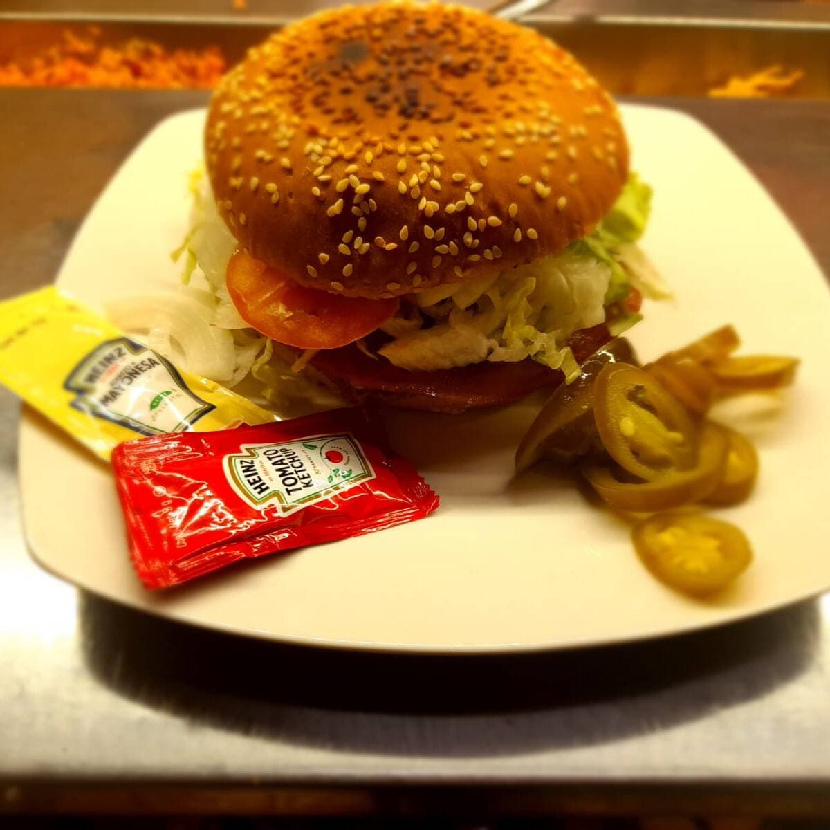 🍔Hamburguesa de Pechuga Empanizada y 🍟Papas