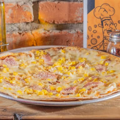 Pizza Maíz Pollo Tocineta Parmesano