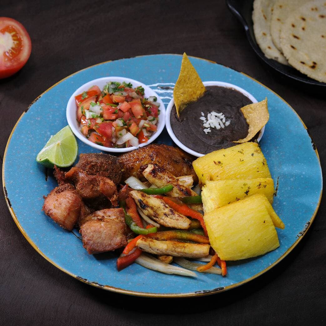 Casado con Fajitas de Res.