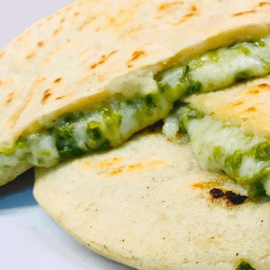Pupusa Loroco con Queso