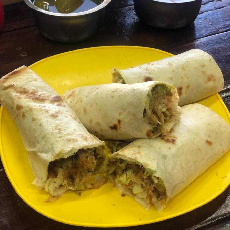 Burrito de Pierna con Aguacate