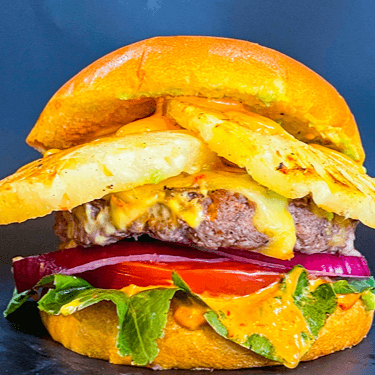 Burger Maluma con Piña Asada