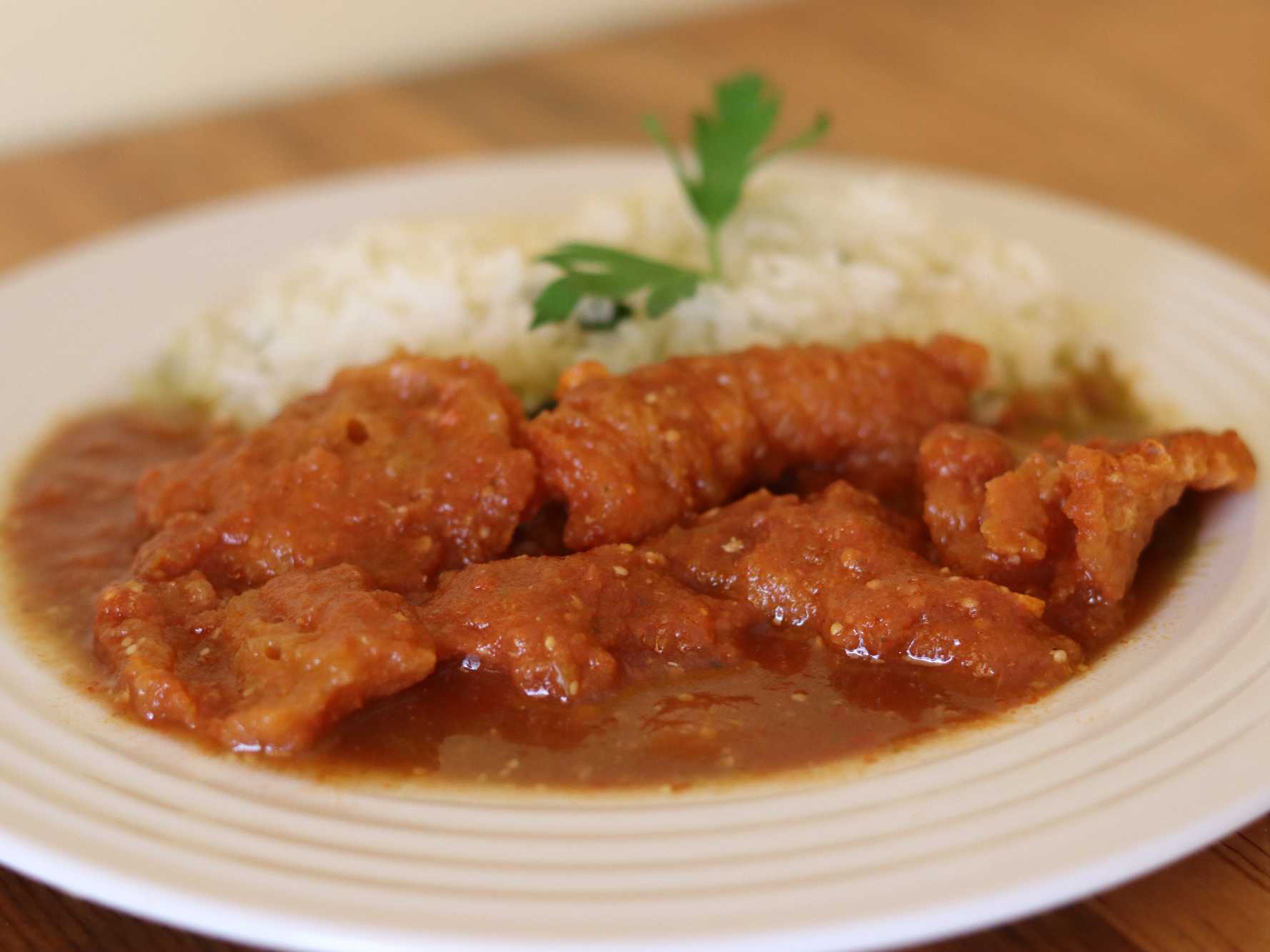 Chicharrón en Salsa Roja