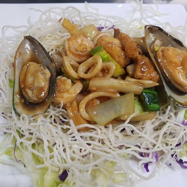 Mariscos con Verduras al Nido