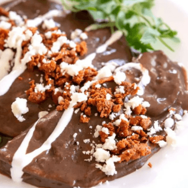 COMBO ENFRIJOLADAS CON CHORIZO