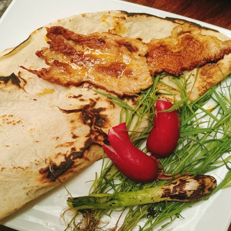 Tlayuda con Cecina