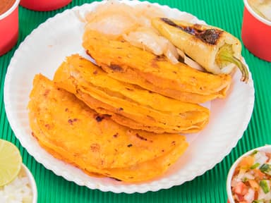 Taco Dorado de Barbacoa