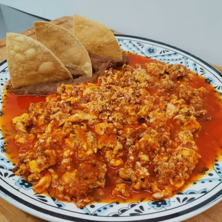HUEVOS CON CHORIZO