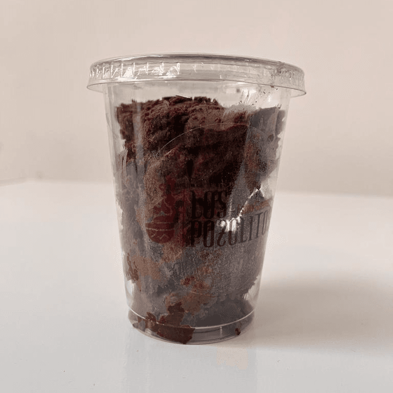 Vaso de mole en pasta para preparar