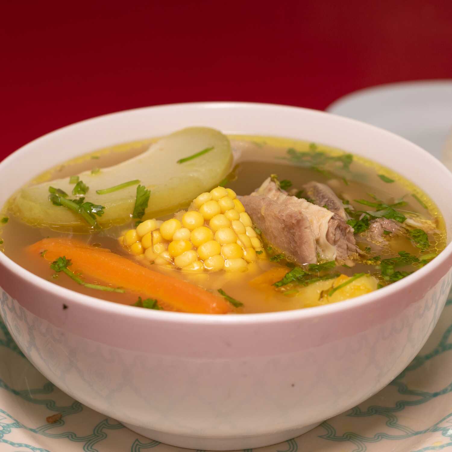 Media Olla de Carne + Arroz + Refresco