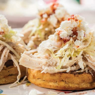 Sope con Pollo