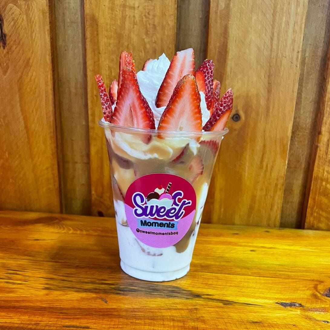 1 Fresas con Crema 12 Onzas