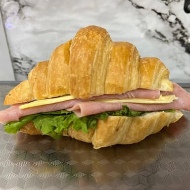 Croissant de Jamón y Queso