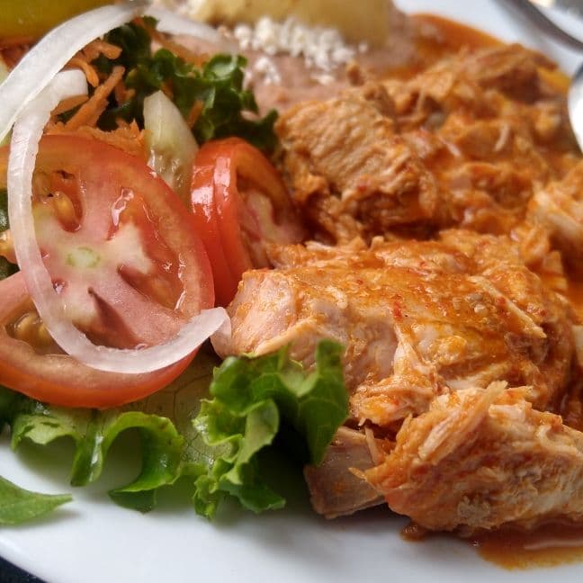 orden de Costilla en Salsa Roja platillo