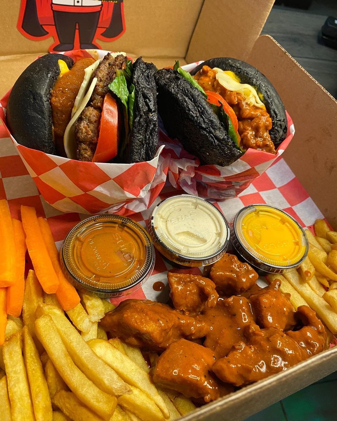 Dinner's Wing And Burguer