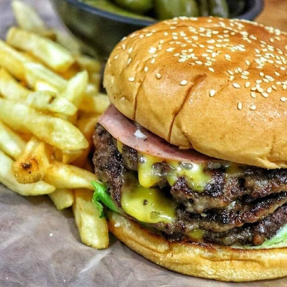 HAMBURGUESA "LA GUZMAN"