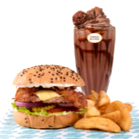 Súper Combo: CorvetteBurger + Papas + Malt Special