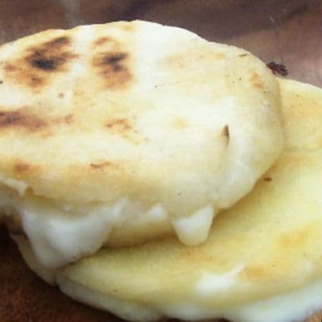 Arepas + RANCHERA + Gaseosa