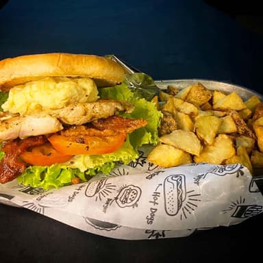 Hamburguesa de Pollo + Papas