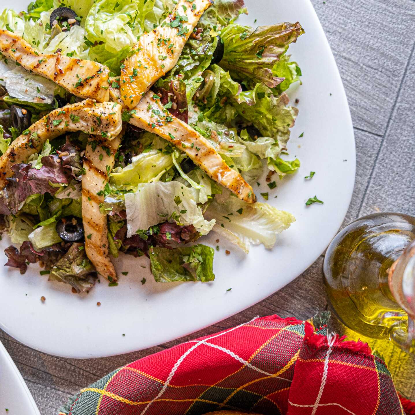 Ensalada Ostia + Refresco