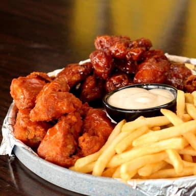 Boneless 500 gr + papas