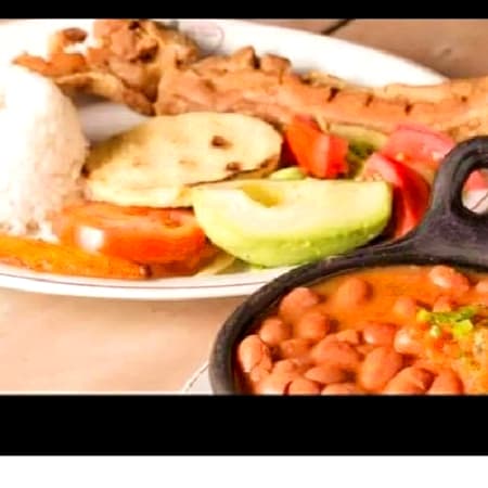 Frijolada con Chicharron 200 gr