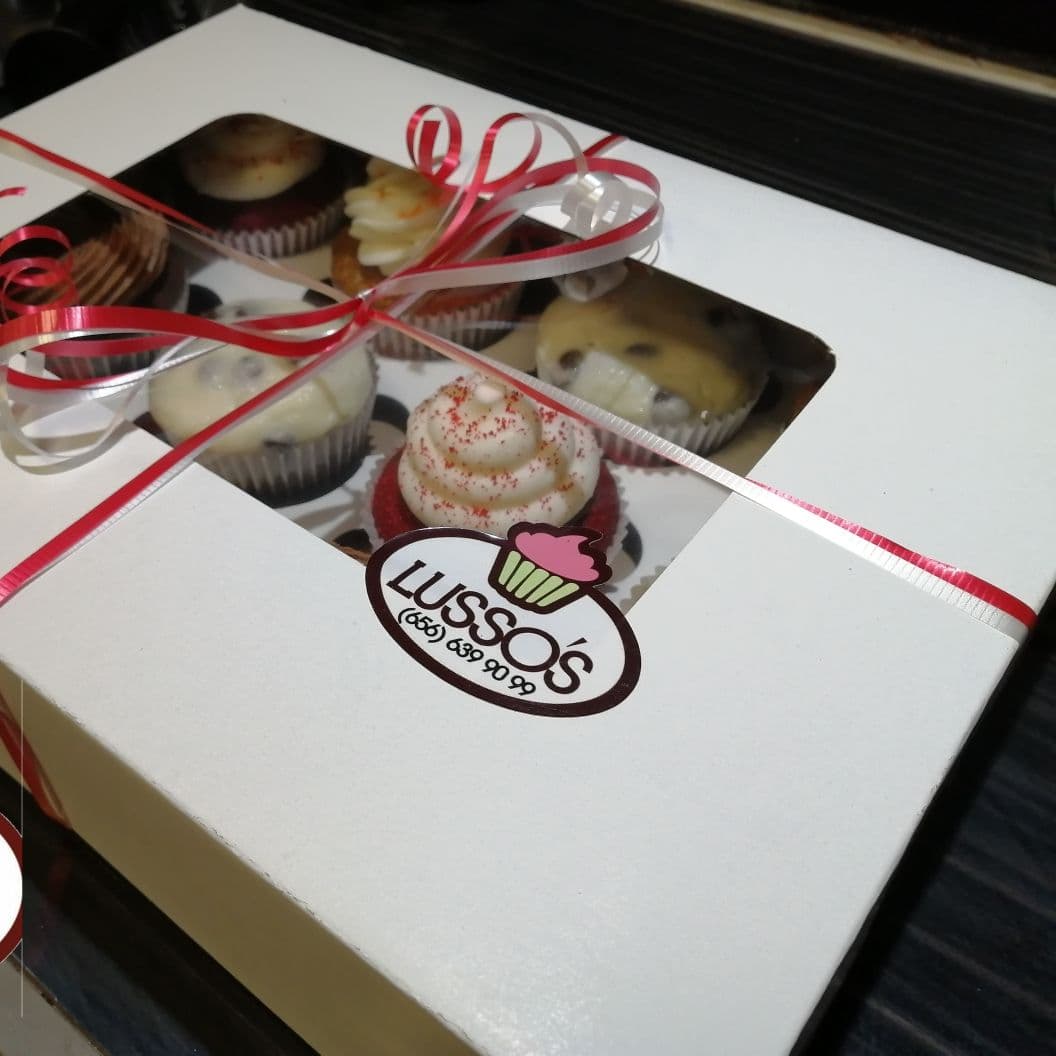Caja Decorada con 6 Cupcakes