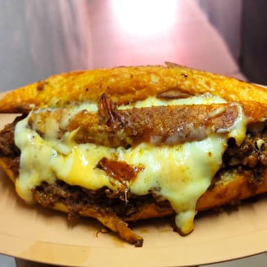 TortaBirria con Queso