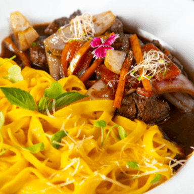 Fettuccine a la Huancaína con Lomo Promo