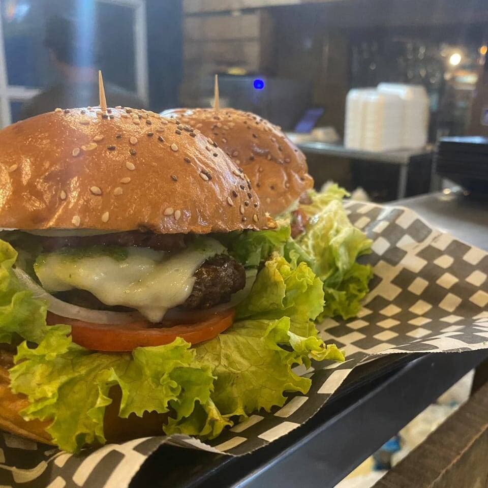 Hamburguesa especial+papas+gaseosa