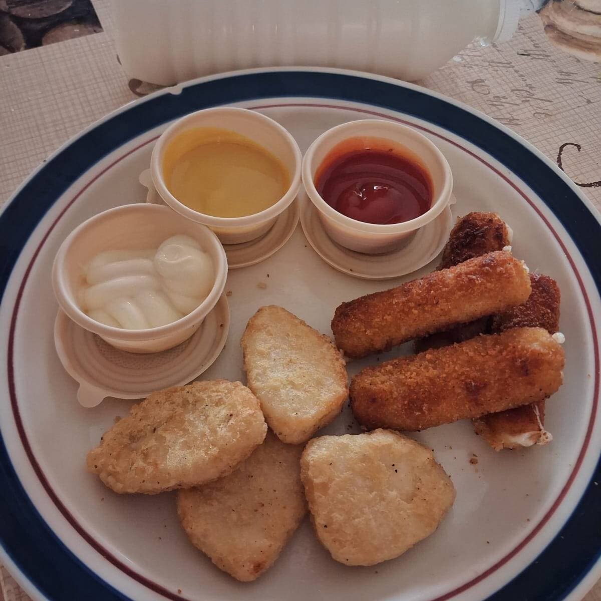 Combo Snaks (Nuggets, dedos y bebida)