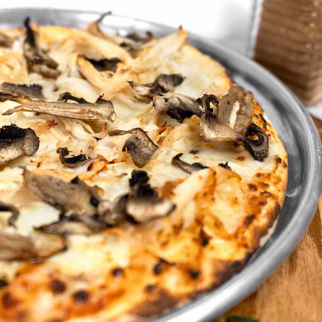 Pizza de Pollo y Champiñones
