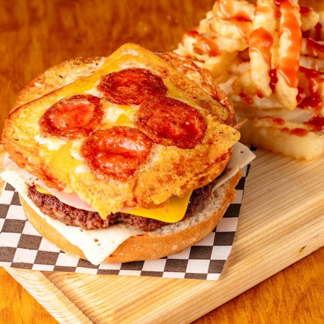 Pizza Burguer c/ Papas