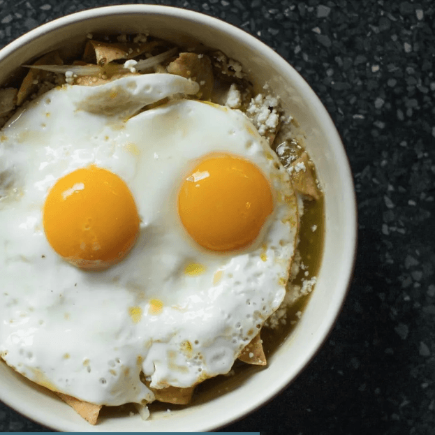 Chilaquiles con Huevo(Estrellado,Volteado o Revue)