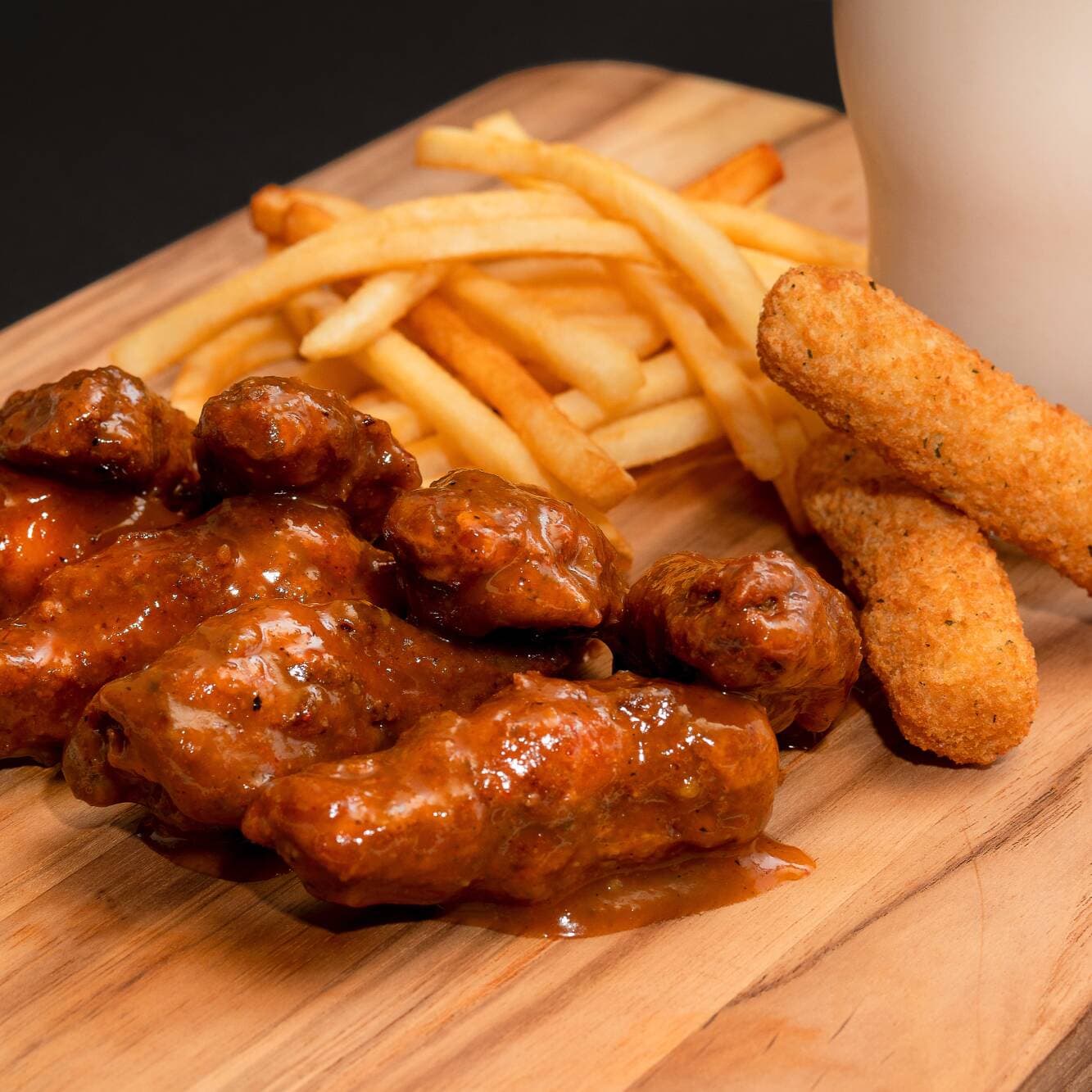 "Combo Wings & Chill"