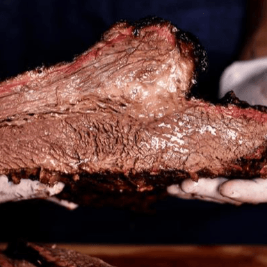 Brisket & Costillas + Puré y Mac & Cheese