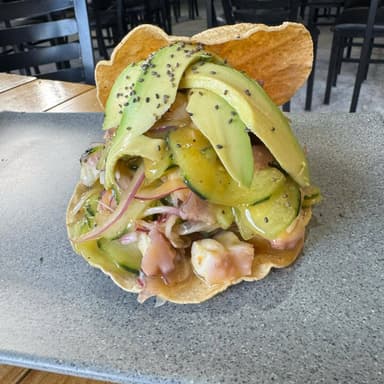 Tostada Aguachile Negro