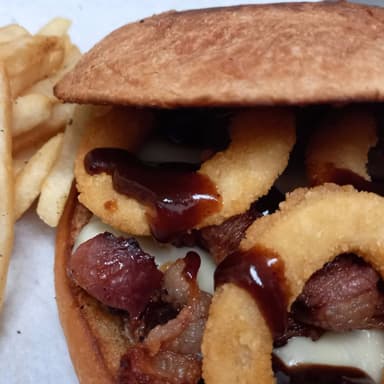 Hamburguesa de Sirloin Speedy con Papas Fritas